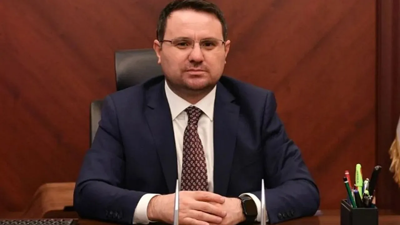 Akın Gürlek’ten Özgür Özel’e çifte dava