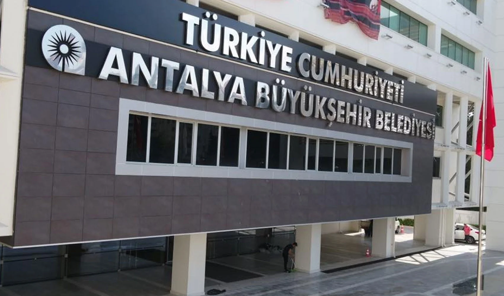 Antalya Büyükşehir Belediyesi’ne yeni operasyon: 25 kişi hakkında gözaltı kararı