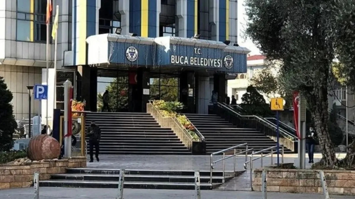 Buca Belediyesi’ne operasyonda gözaltı sayısı 54’e yükseldi